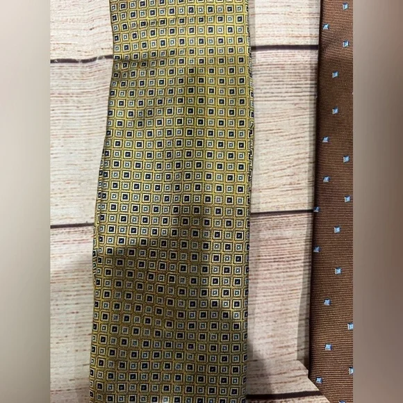 Jos. A. Bank Mens Neck Ties Lot Of 3 - Picture 2 of 8